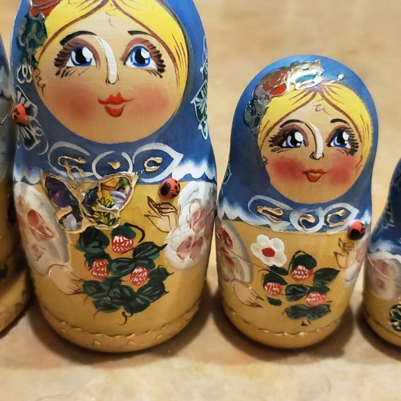 Russian nesting dolls - Picture 4 of 5